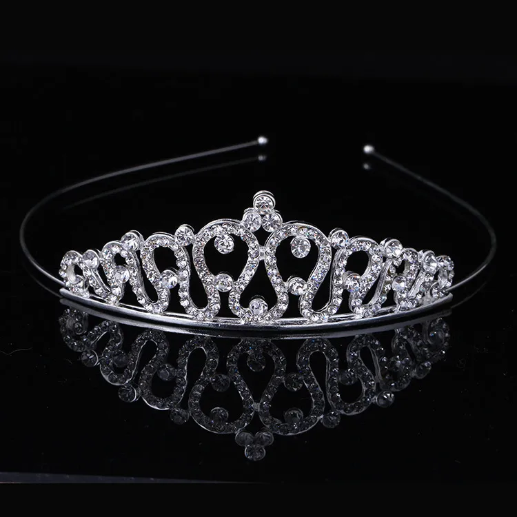 Girls Crystal Tiara Crown Rhinestone pannband Hårpinnar Tillbehör Kvinnor Party Jewelry Princess Headdress M4251