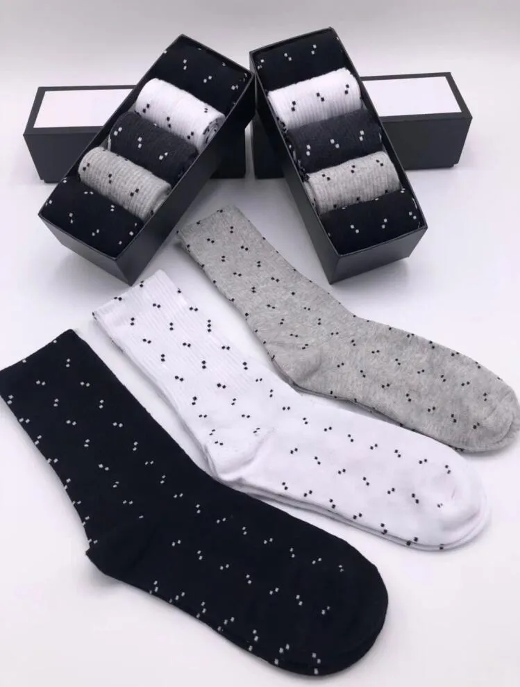 2020 New Mens and Womens sport long socks 100% Cotton wholesale Couple design socks with box