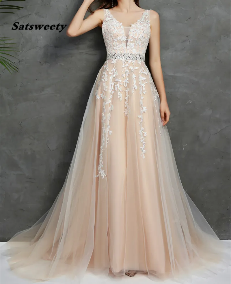 2023 Abiti da sposa Scollo a V Light Champagne Piano Lunghezza Applique Aperto Indietro Una linea Abito da sposa senza schienale Vestido De Noiva Mariage