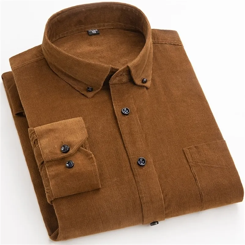 Plus storlek 6xl Autumn/Winter Warm Quality 100%Cotton Corduroy Long Sleeved Button Collar Smart Casual Shirts For Men bekväm 220222