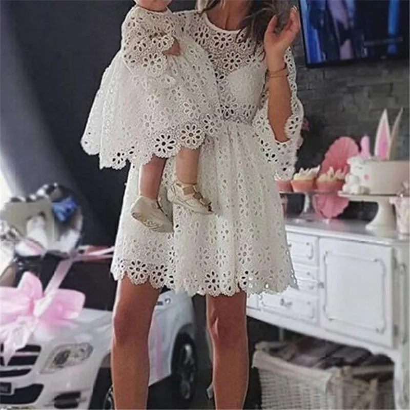 Familie passende Outfits Mutter Tochter Kleider Kleidung Frauen Blumen Spitze Kleid Baby Mädchen Mini Mom Party