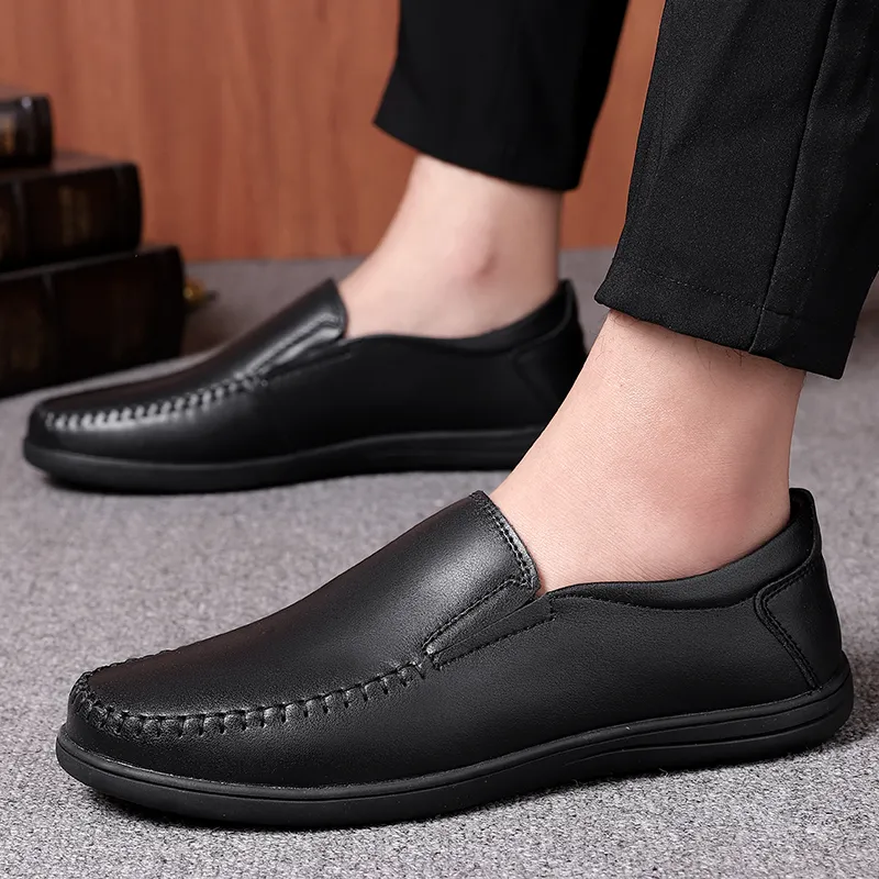 Genuine Leather Men Casual Shoes Luxury Brand Formal Business Mens Loafers Breathable Slip on Male Driving Black 220218