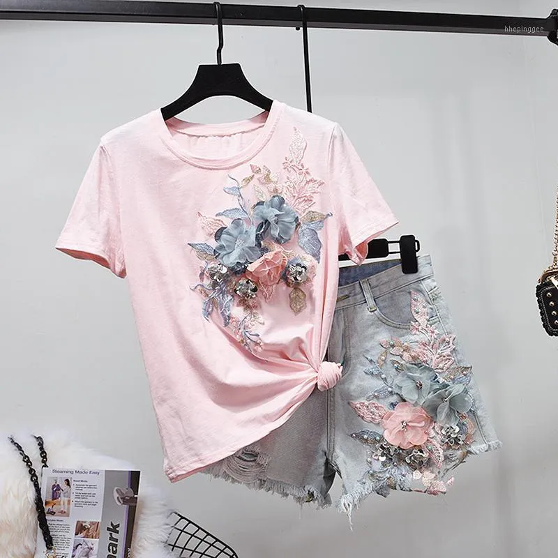 Survêtements pour femmes 2021 Summer Femmes 2 pièces Ensembles Broderie 3D Fleur T-shirt + Denim Shorts Vintage Perles