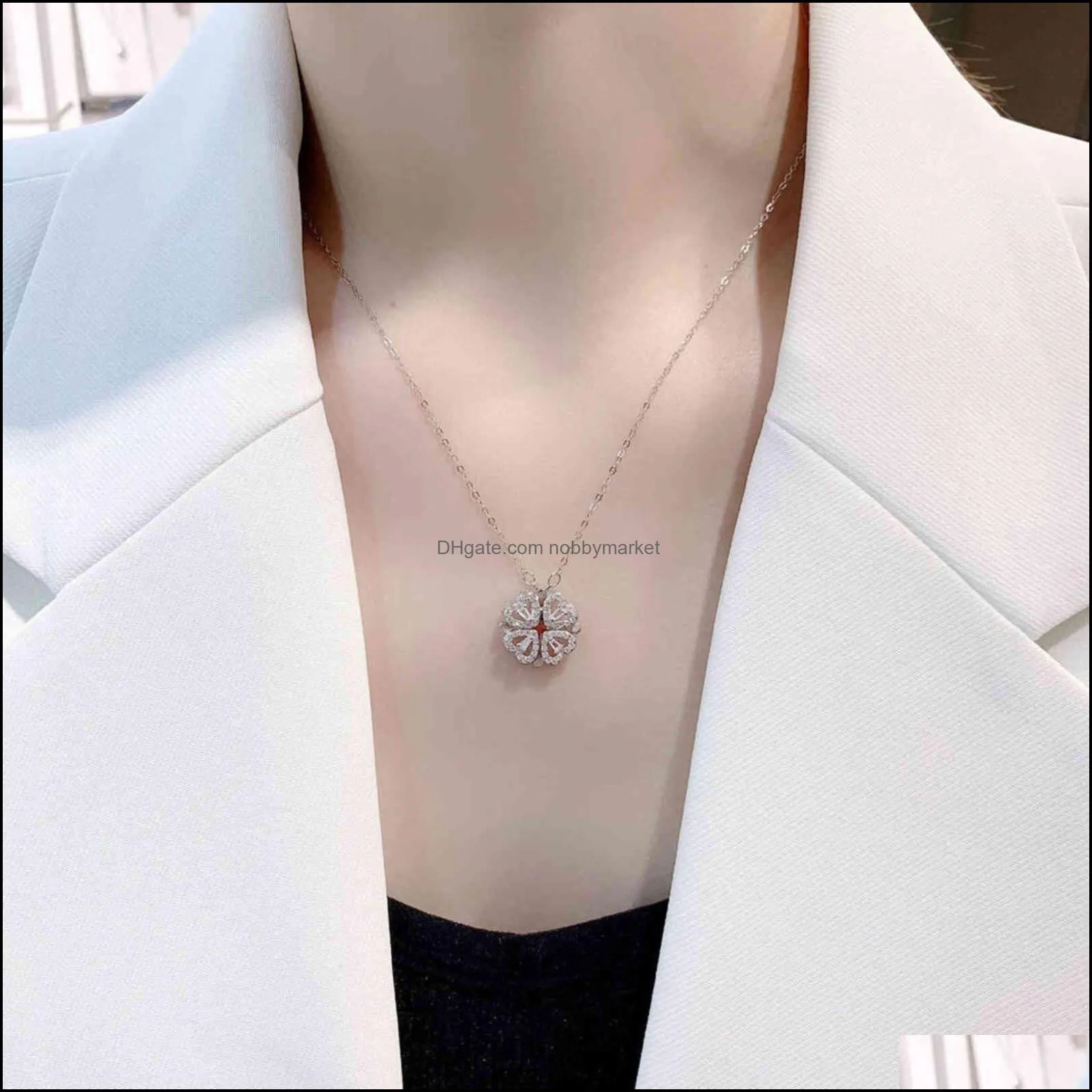 The new four leaf clover can be divided into multiple styles, temperament, Korean style necklace, female personality and fashion