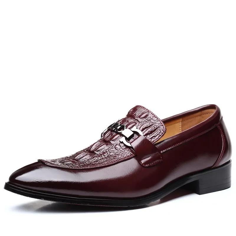 Män läder klänning skor brittisk stil pekad tå glid på loafers party bröllop business lyxig manliga kausal skor stor storlek