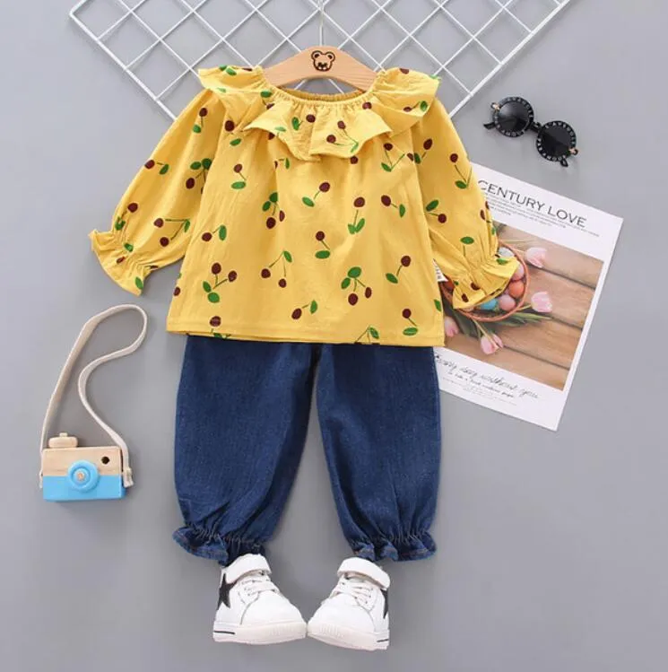 子供の服の女の子の服セット衣装秋のファッション長袖プリントTシャツ+パンツ幼児スウィートかわいい