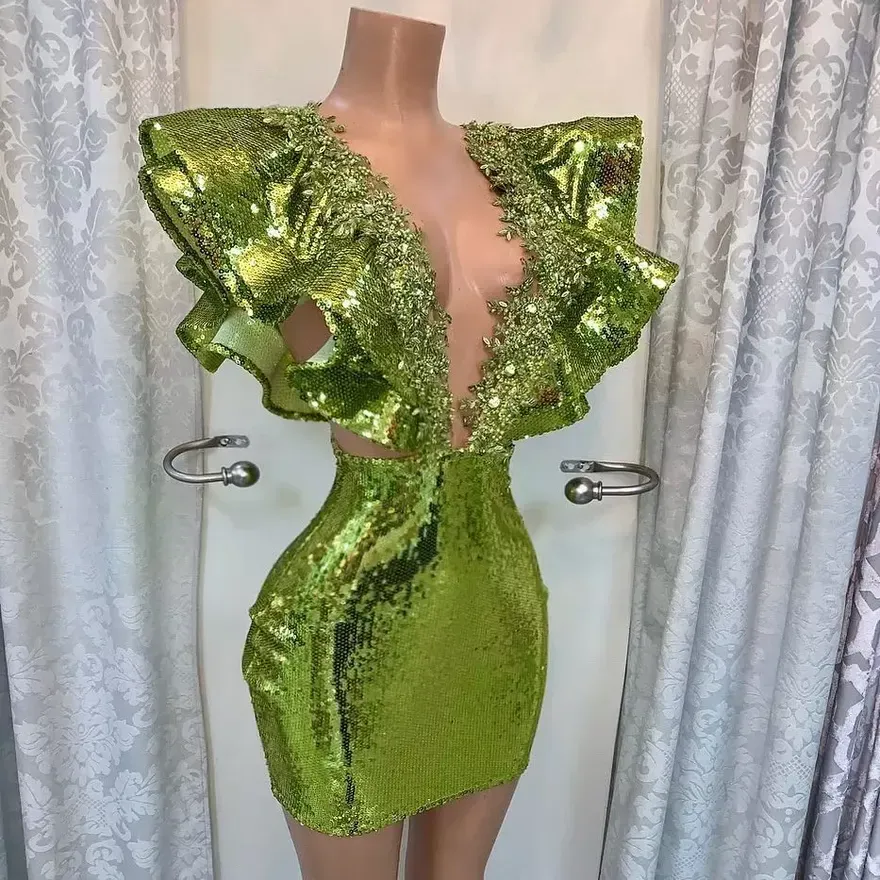 Seksowne Zielone Cekinowe Koktajl Dresseses Krótkie Zroszony Głębokie V-Neck Dubai Party Night Suknie Kobiety Custom Made Zaprojektowany Robe de Soiree EE