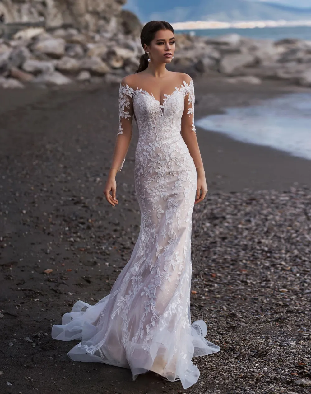 Sexy colher de mangas compridas sereia vestidos de casamento de sereia abito da espuma varredura trem laço vestido nupcial champanhe e marfim praia boho vestido de noiva boho