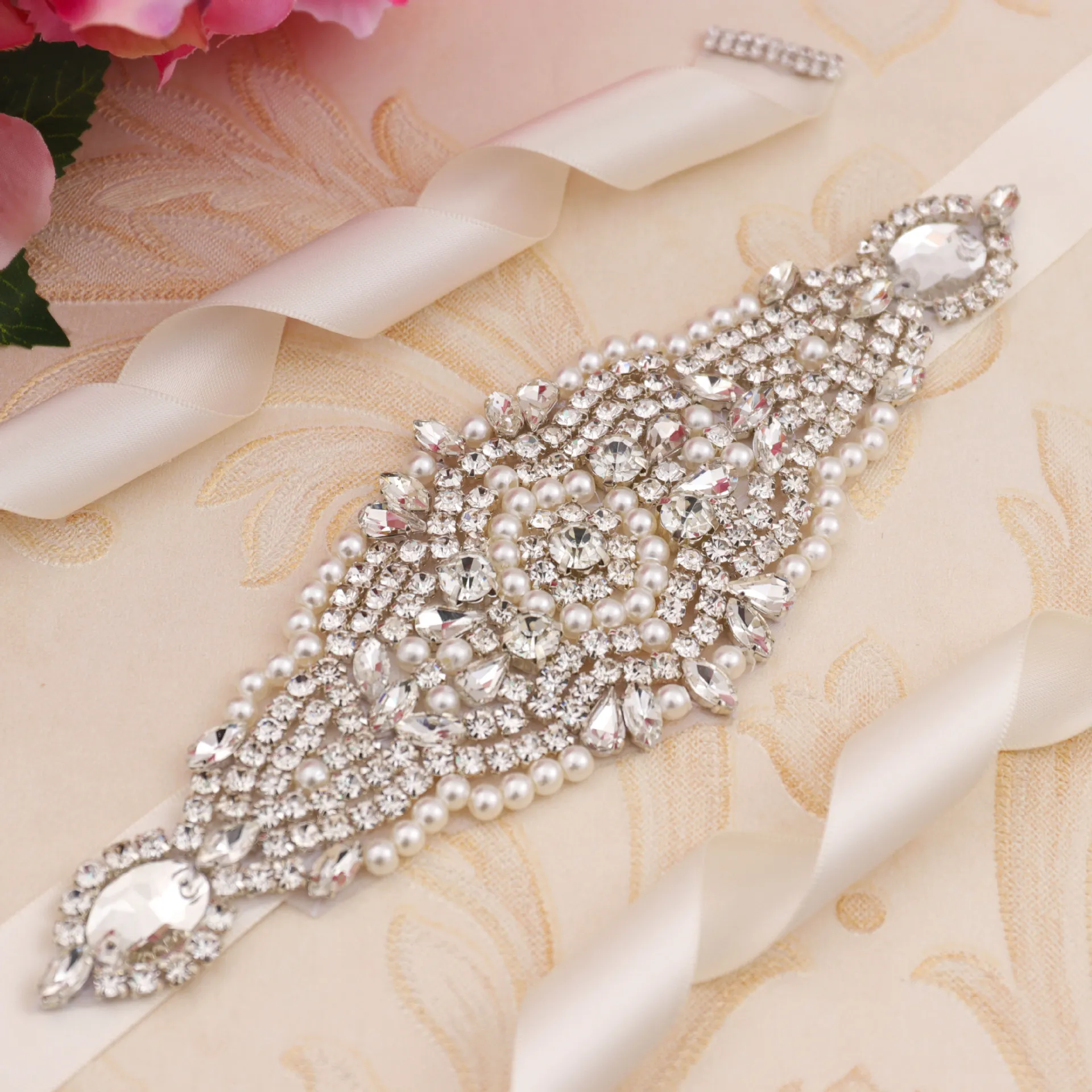ラジュリーラインストーンレディーベルト2021ビッグサイズ真珠のクリスタルブライダルサッシシルバーダイヤモンドの花嫁ベルトの結婚式のロングドレスサッシ