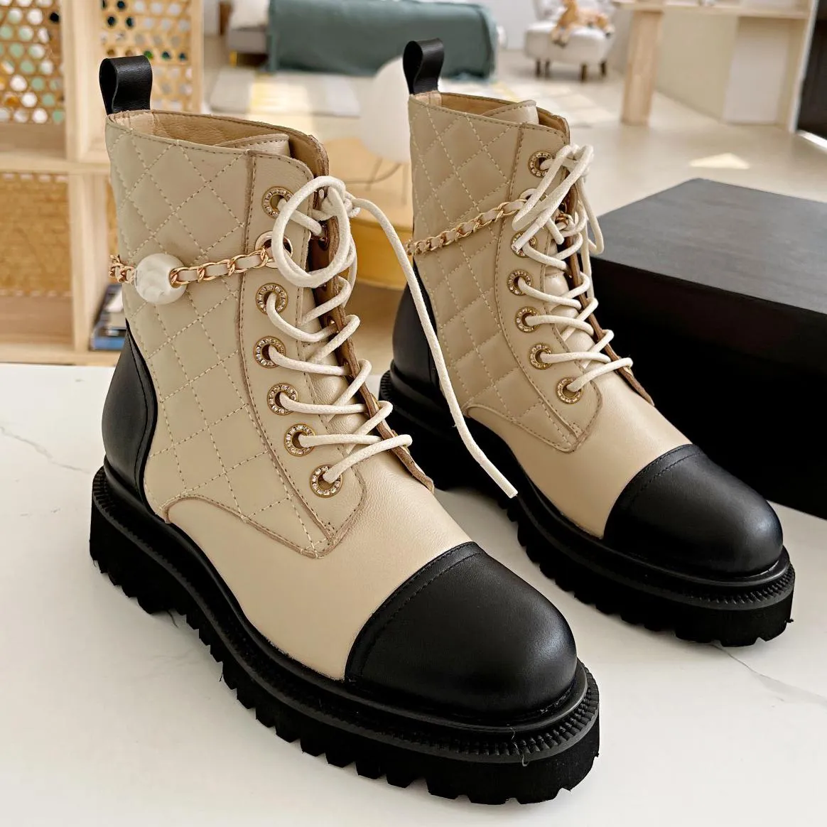 Luxury Designer Woman fashion Ankle Boots Chunky Casual Calfskin Martin Winter Ladies Silk Cowhide Leather Platform Flat High Top Shoes