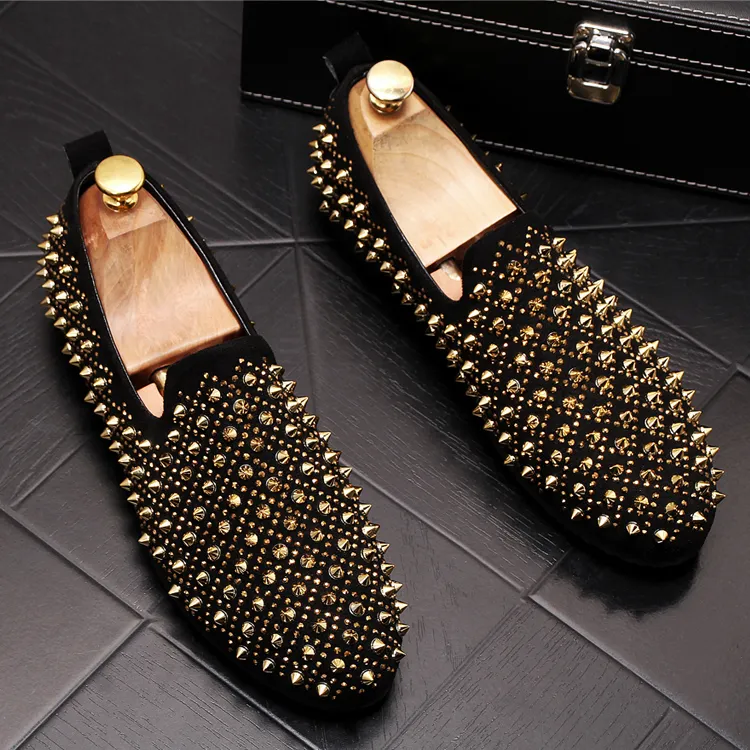 Designer Men Dress Party Wedding Shoes Glittering Rivet Spike Pointed Toe Nightclub Flats British Rhinestone Slip on Male Homecoming Loafers X39