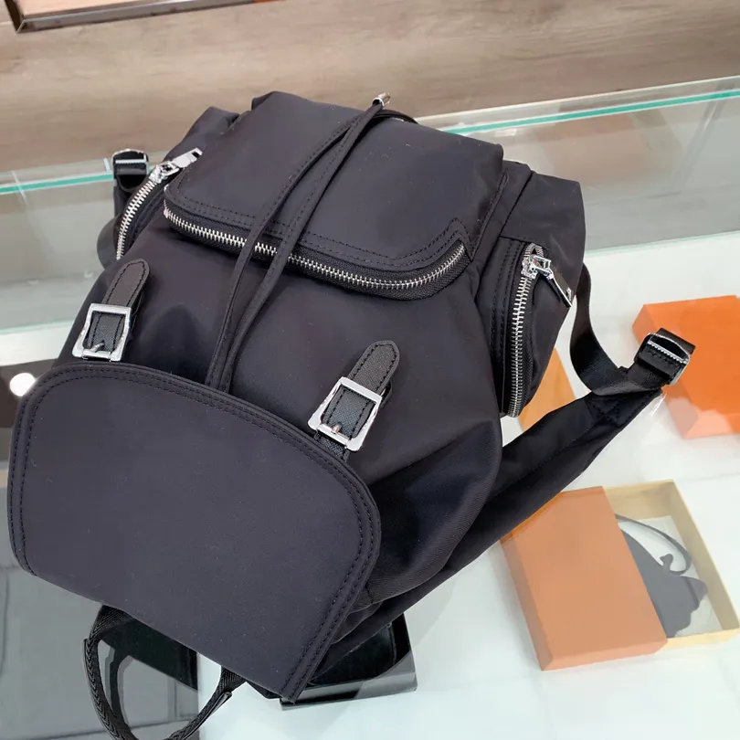 Mens Backpack Womens Luxurys Designers Backpacks Unisex Versatile School Bags Travel Bag 2021 Black Color 210110V