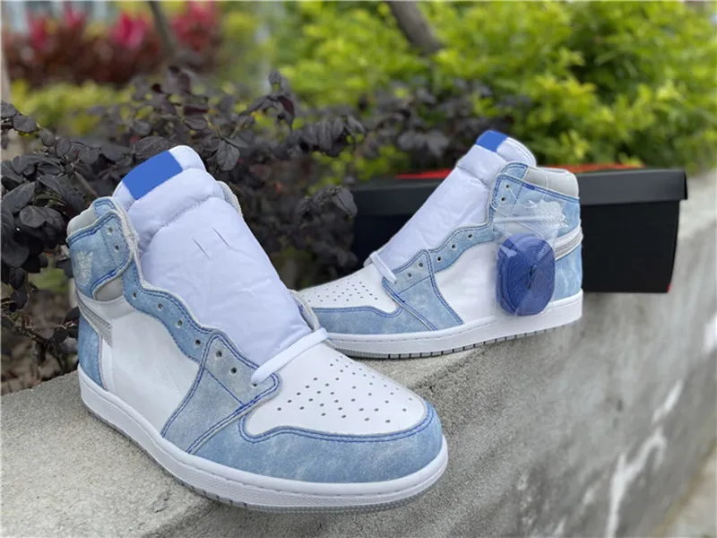 1 High OG Hyper Royal Men Basketball 