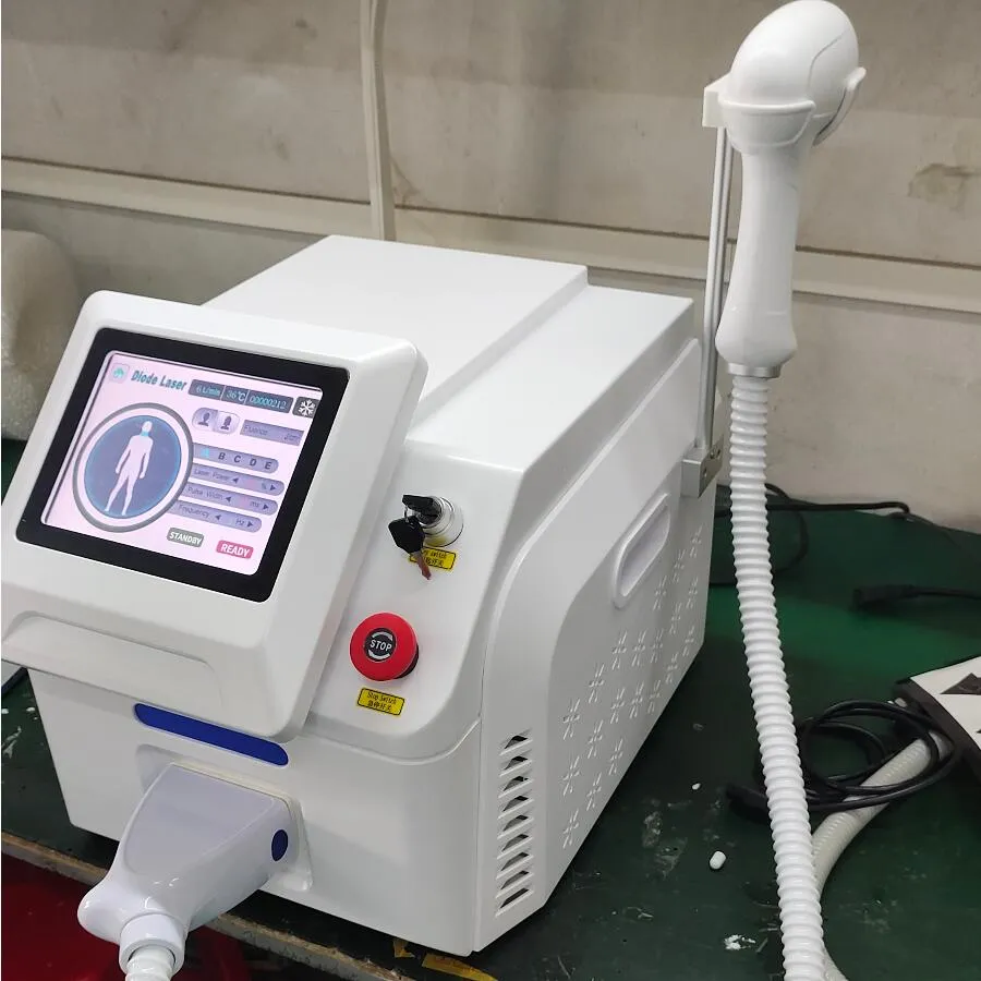 808nm Diode Laser Hair Removal Machine Alexandrite Rajeunissement de la peau Point de congélation Indolore 25millions SHOTS 2 ANS DE GARANTIE