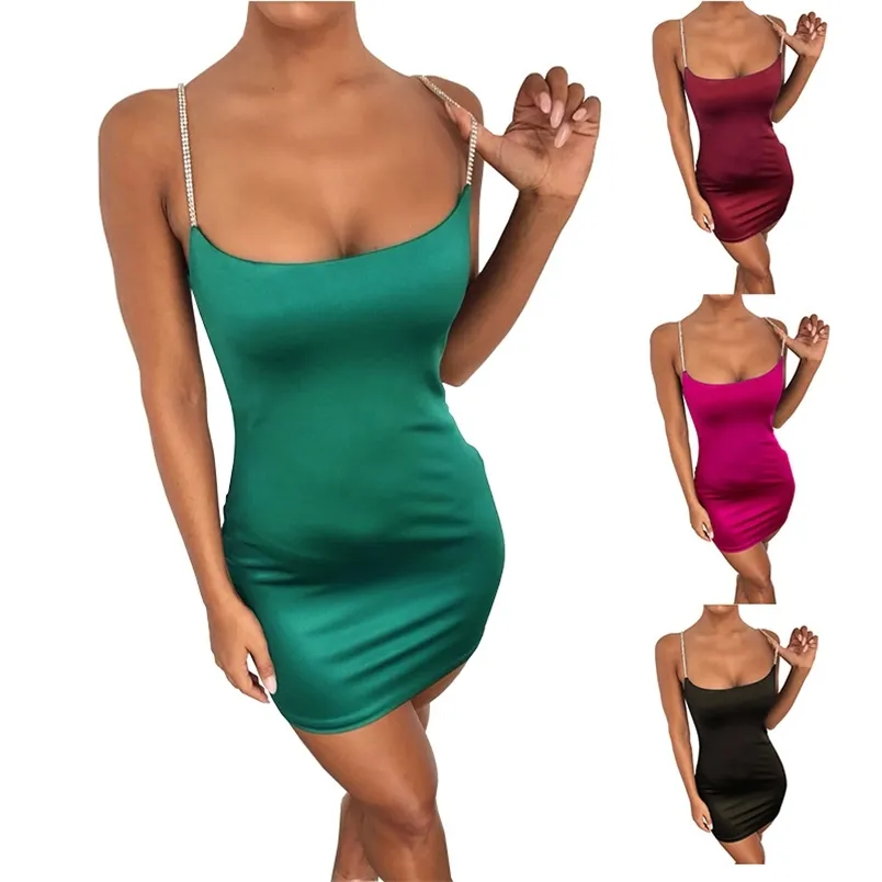 Été Femmes Sexy Diamants Spaghetti Strap Moulante Robe De Soirée Dames Noir Rouge Vert Coupe Basse Dos Nu Mince Mini Vestidos Cortos 210604