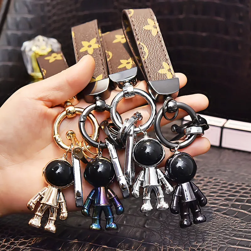 Leather Key Chain Creative Astronaut Charm Robot Men and Women Car Keyfob Ring Personality Astronaut Pendant