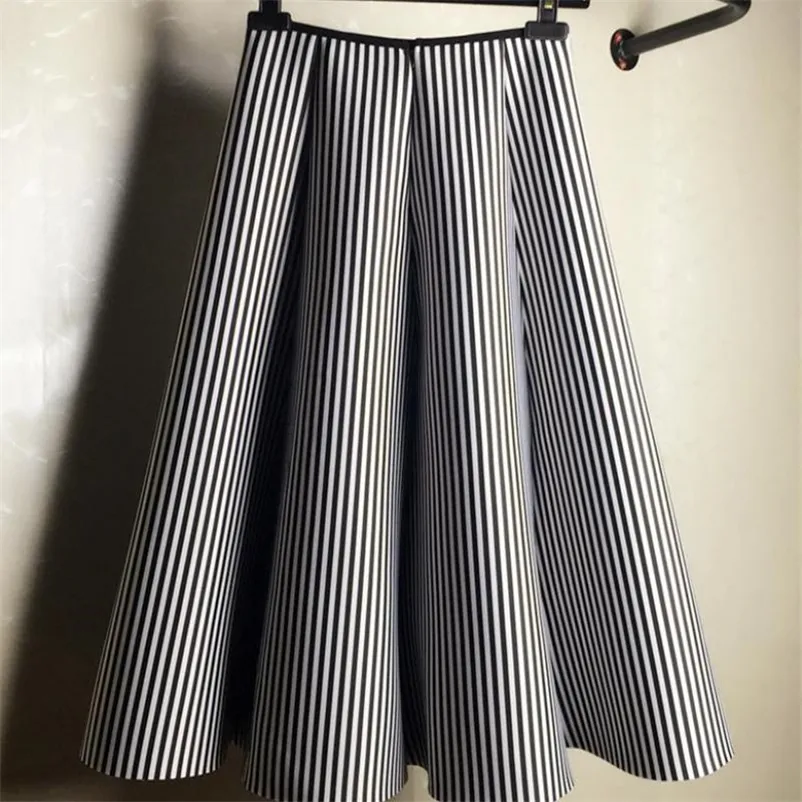 Black and white vertical skirt on sale