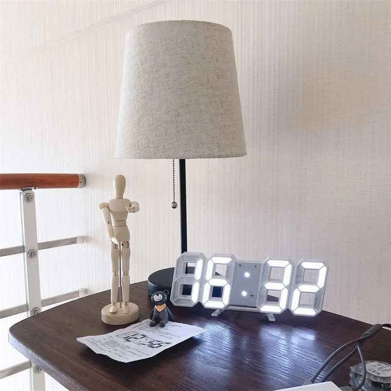 Masaüstü Saatler 3D Büyük LED Dijital Duvar Saati Tarih Zaman Santigrat Nightlight Ekran Masa Çalar Saat Oturma Odası 211110
