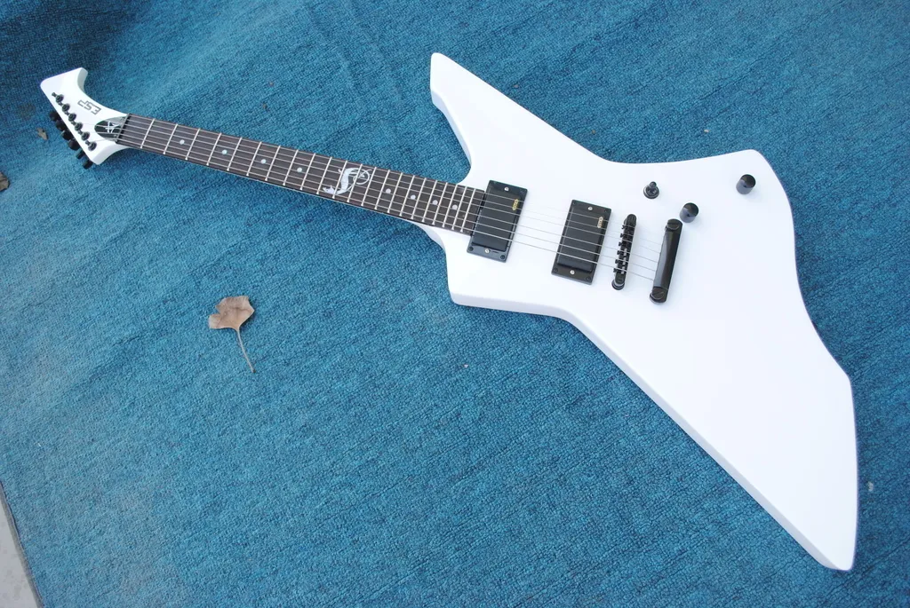 New White 6 Strings James Hetfield Guitarra Elétrica Equipe Metálica usada Personalizada Snakbyte-guitarra Rosewood Fretboard Guitarra 9V Pickups ativos