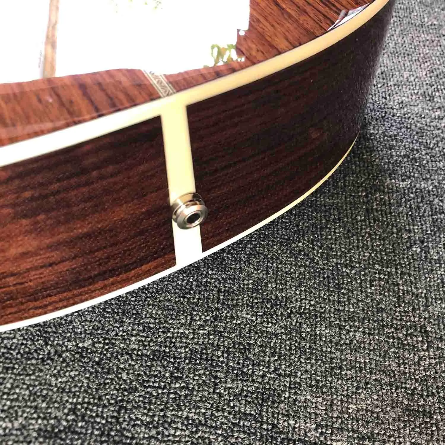 Niestandardowy stały świerk Top Gom28S Gitara akustyczna Nowy żółty kolor Rosewood Back and Side