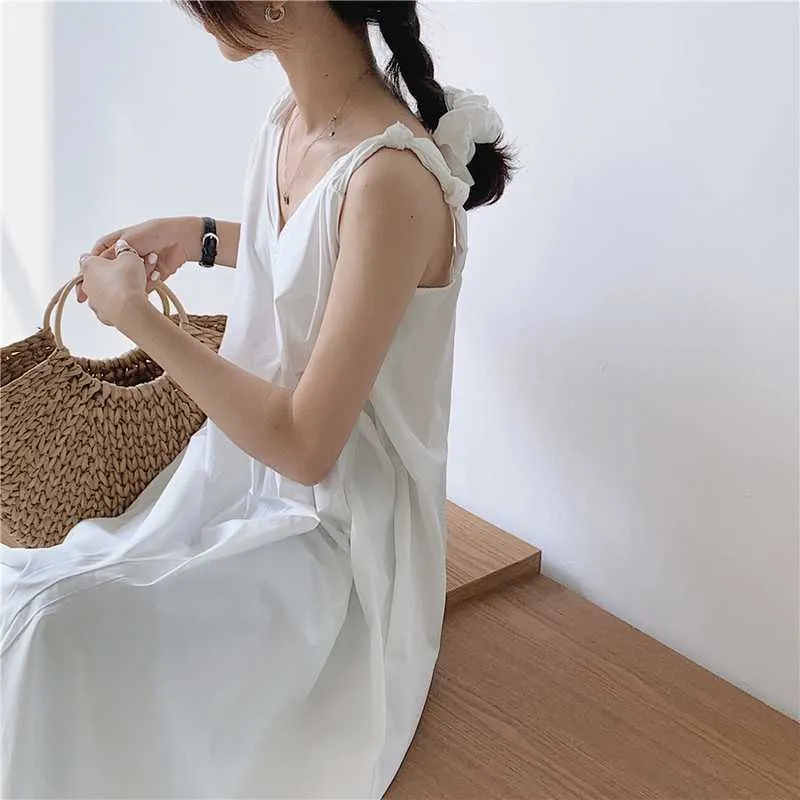 Chic Korea Minimalism Sexig Sommar En Linje V Neck Vit Spaghetti Strap Klänning Kvinnor Lossa Baklösa Svart Vestido Mujer Casual Wild 210610