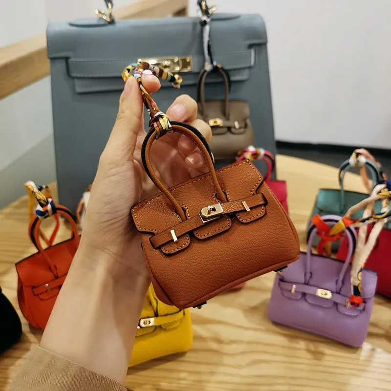 Luxurys Keychain Key Ring Bag Chain Case Handbags Hook Designer Keys Holder  Packet Bags Hanger Airpods Cases Earphone Accessories Mini Clutch Women  Handbag Lady From 9,87 €