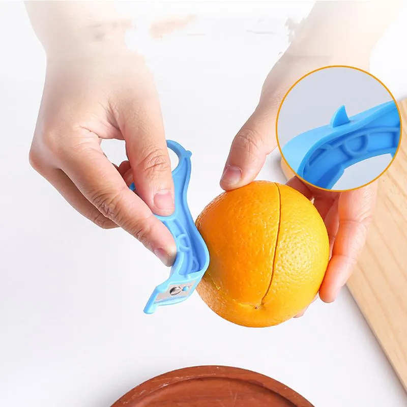 Multifunctional Peeling Knife Portable Plastic Peeler Lazy Fruit Knife Kitchen Tool Orange Peel Cutter XD29946