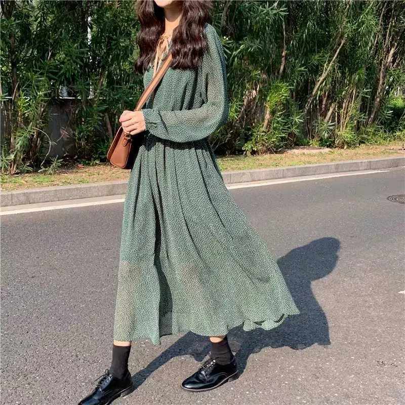 Robe à manches longues de printemps femme robe en mousseline de soie à pois verts coréen élégant Chalaza taille haute a-ligne robe midi tenue décontractée 210604
