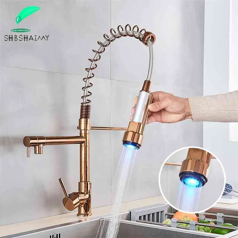 Rose Golden Kitchen Kran Led Ljus Dra ner Våren Kökshandtag Kranar Dual Swivel Spout Kök Torneira Cold Mixer Tap 210719