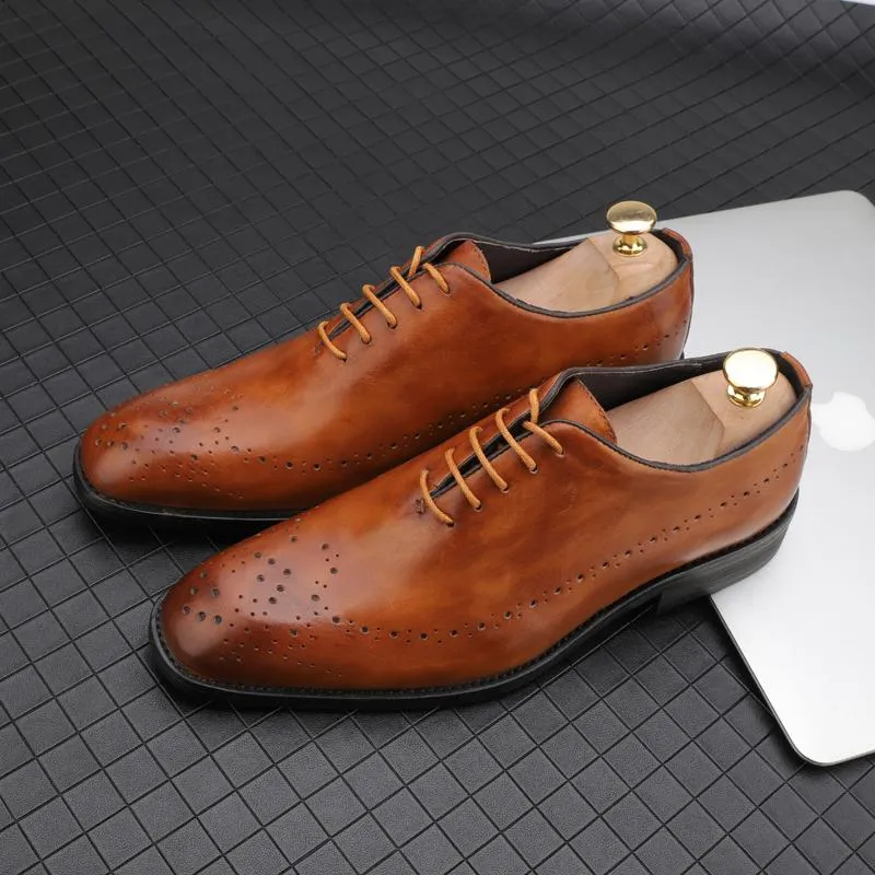 Chaussures habillées pour hommes en cuir véritable de haute qualité sculpté Brogue chaussures italiennes hommes formels mariage d'affaires grande taille1