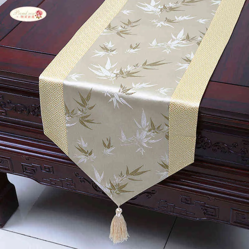 자랑스런 장미 새틴 테이블 러너 플래그 천으로 간단한 중국 바람 차 러너 침대 홈 장식 211117