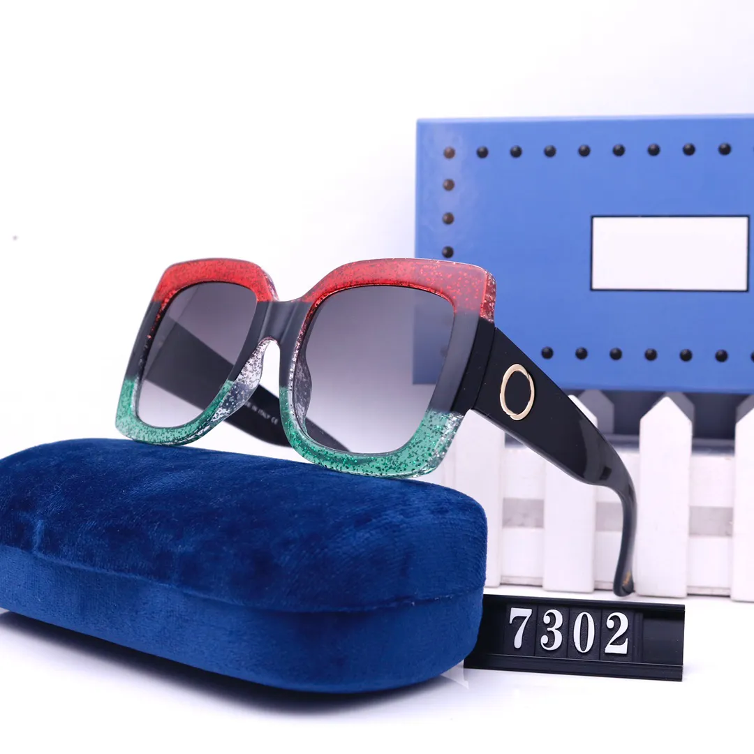 サングラス男性メガネ女性サングラスデザイナーブランドサングラスサングラス男性保護樹脂メガネ 5 色ボックス付き