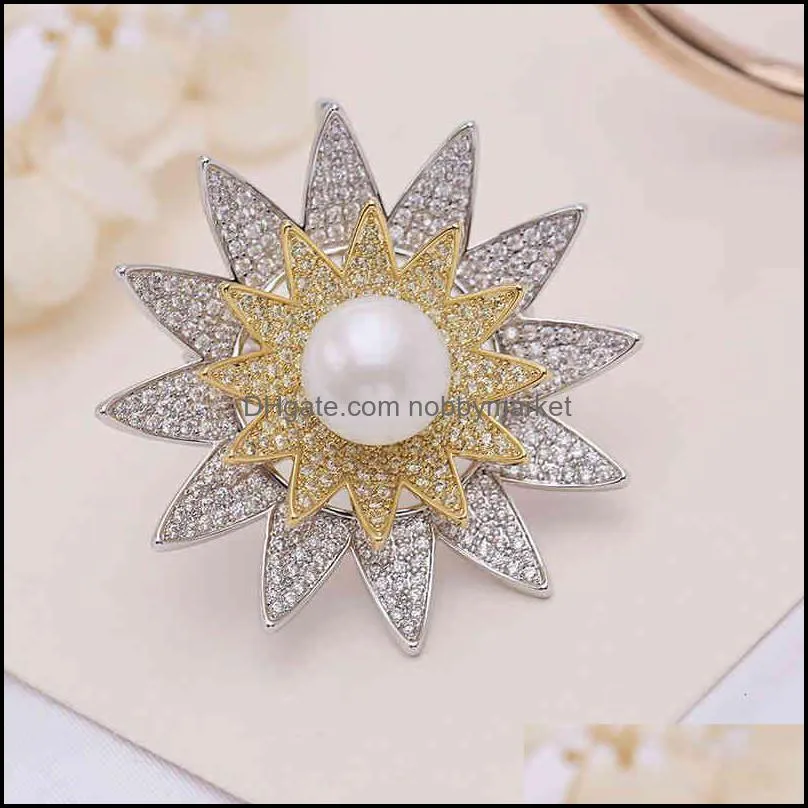 Luxury brooch The new light luxury Brooch will rotate creative Korean sunflower fashion men`s with zircon women`s accessories