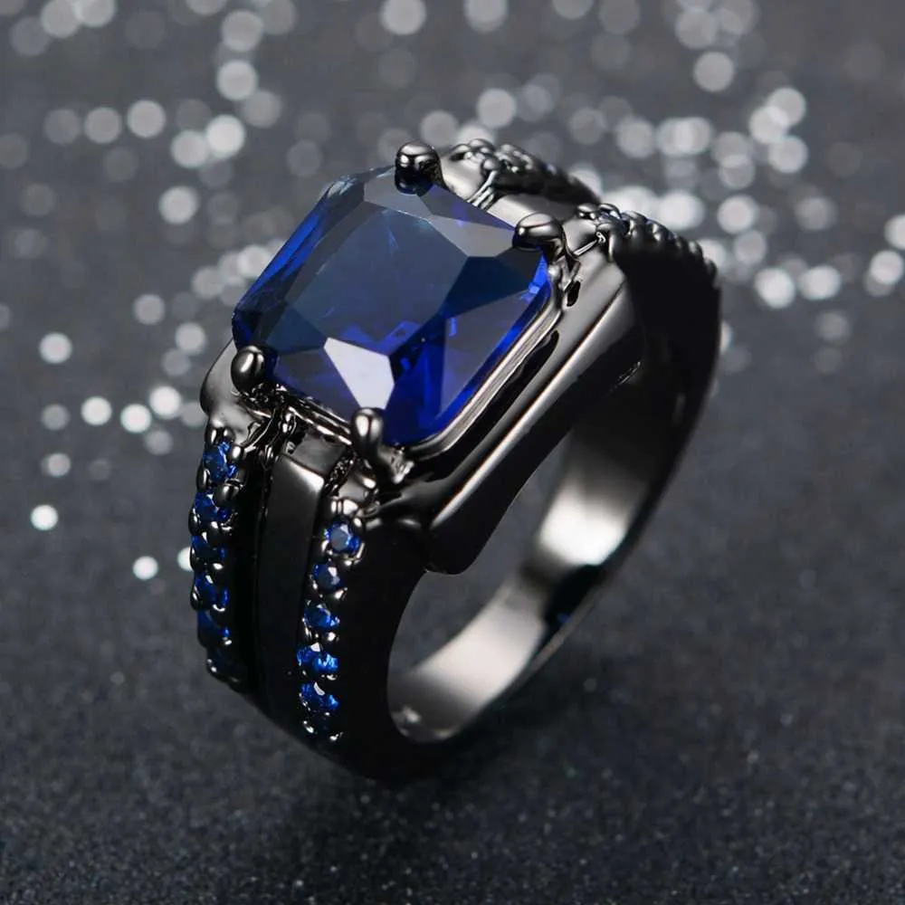 14kt Black Gold Vintage Crystal Green Self Defence Ring With
