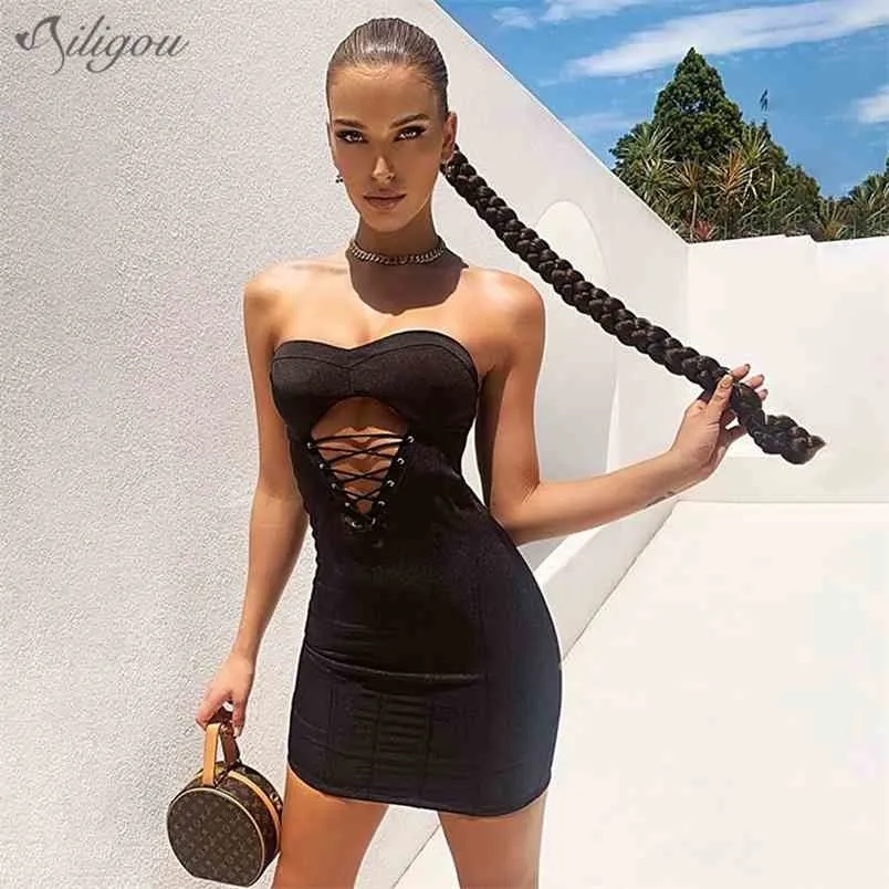 夏の女性のファッションミニストラップレス中空包帯ドレスセクシーなノースリーブブラッククラブセレブパーティー210525