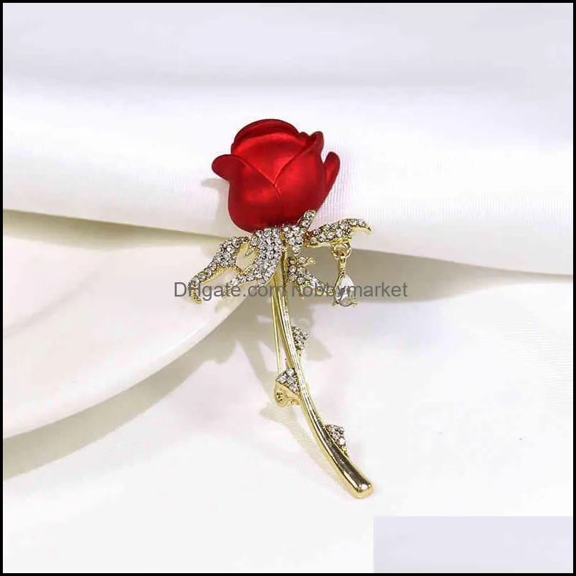 Luxury brooch Korean fashion high quality Red Rose Brooch exquisite and beautiful Rhinestone Crystal Flower clothing accessories