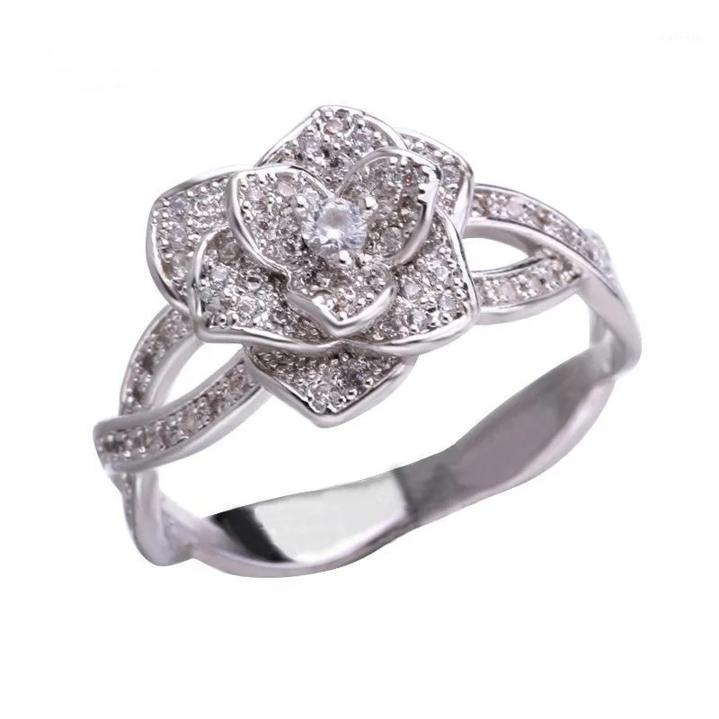 Klaster pierścienie Moda Luksusowy Cyrkon Kwiat Kryształ Kobiety Pierścień Błyszczy Wyśmienity Biżuteria Bankiet Prezent Dwa Kolory Opcjonalnie