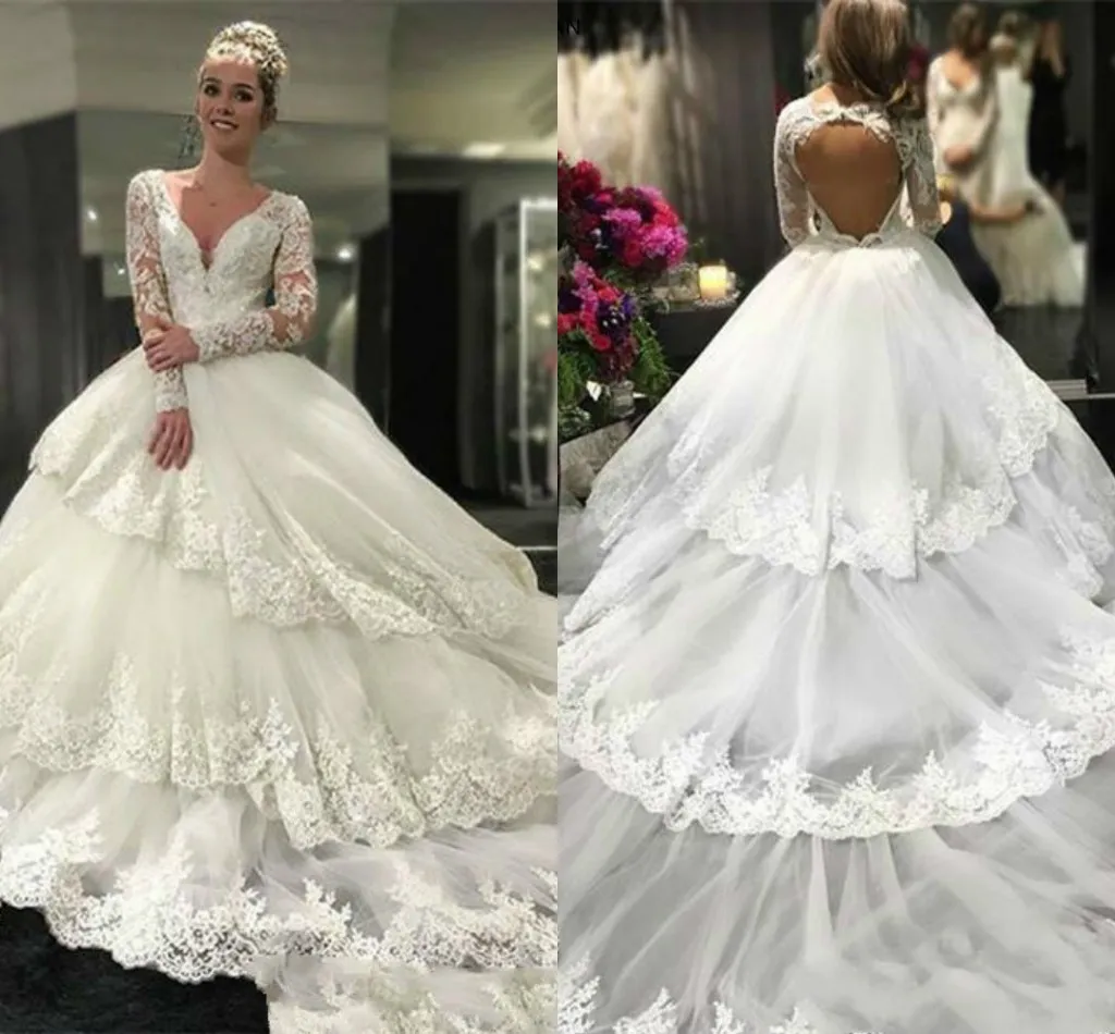 Fantasic Princess A-Line Suknie ślubne Długie Rękawy Koronkowa Aplikacja Trzy Warstwy Spódnica V-Neck Keyhole Powrót Sukienka Dla Nowożeńców Damska Plus Rozmiar