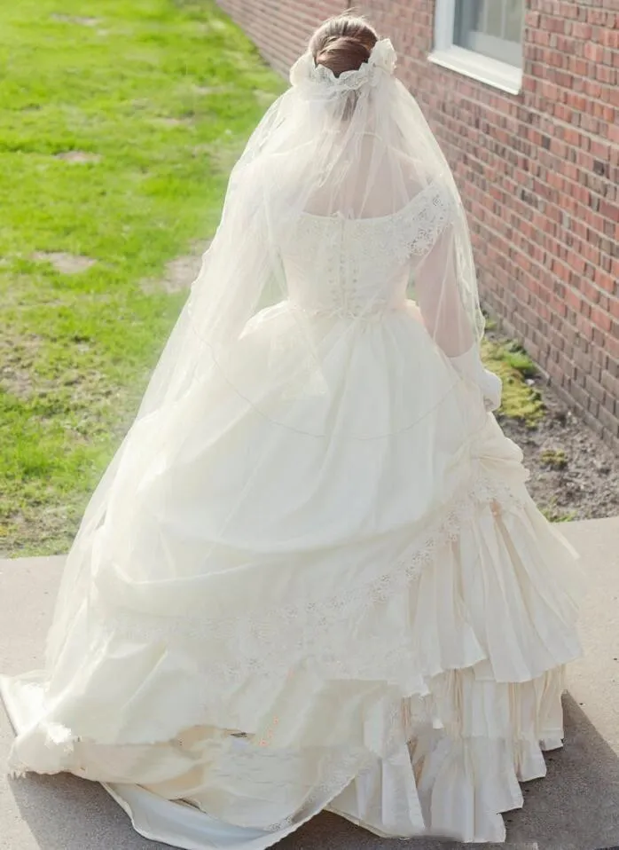 Civil war wedding dress shop