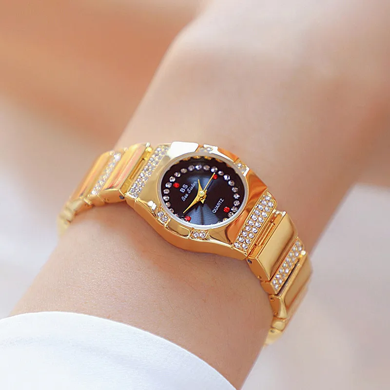 Diamond Klockor Kvinna Berömd Märke Unique Gold Female Wristwatches Crystal Small Dial Ladies Klockor Montre Femme 210310