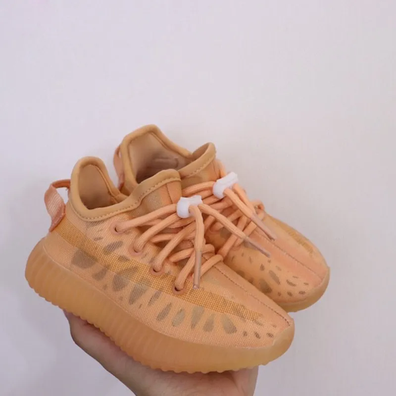 Yeezy 700 bambino sale