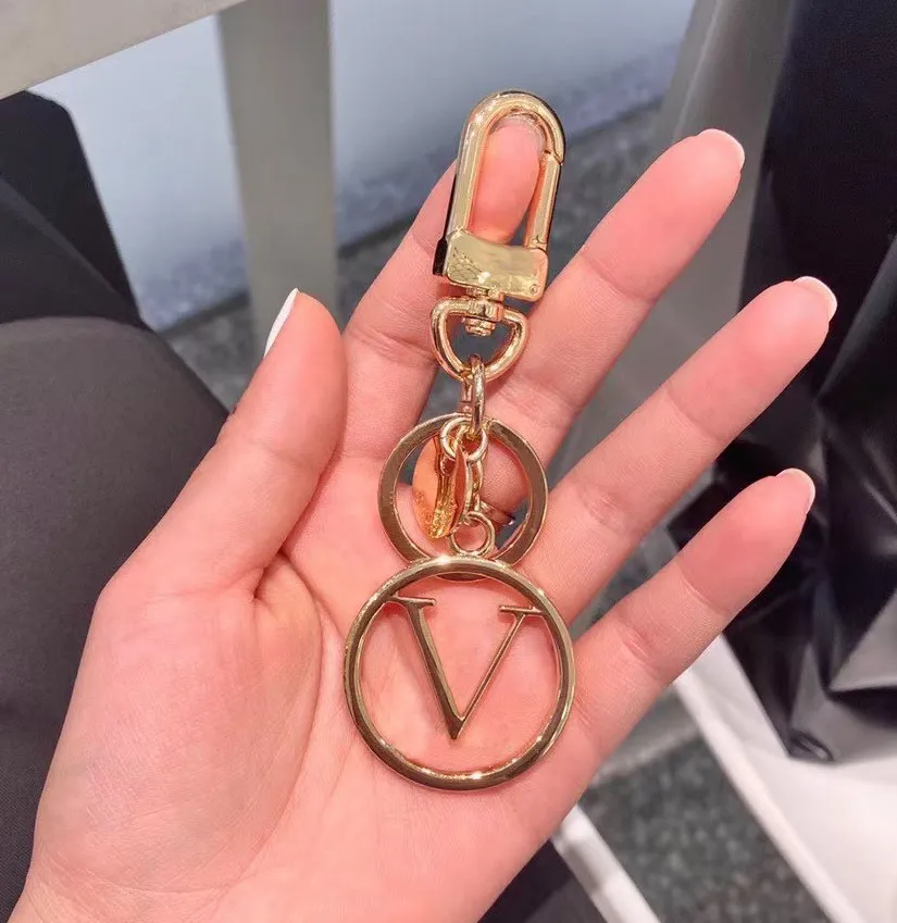 Moda redonda forma letra design keychain chaveiro chaveiro para mens e mulheres festa amantes presente keyring jóias nrj