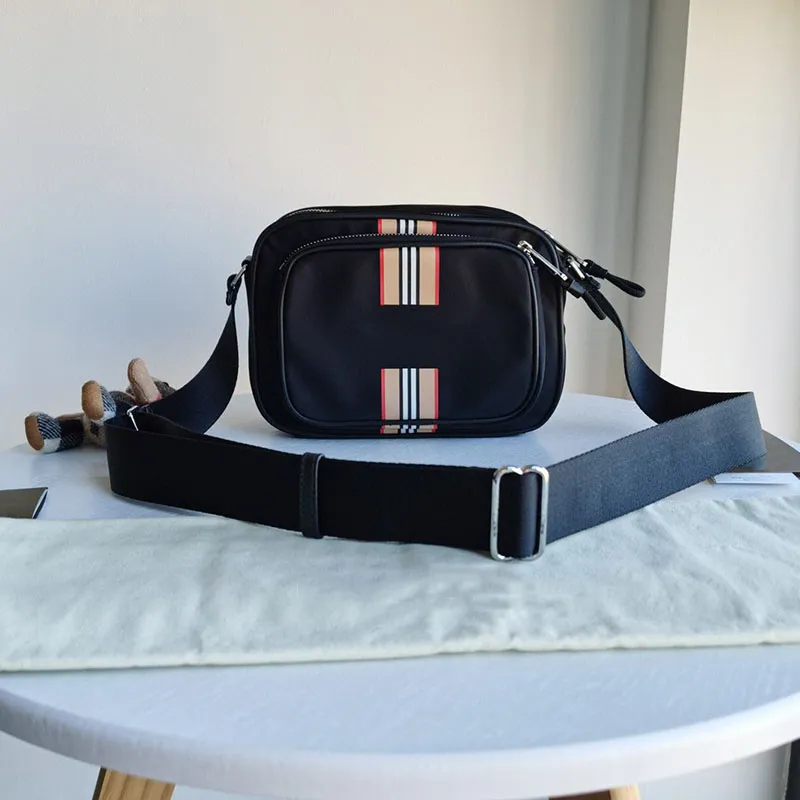 Modedesigner axel messenger väska plånbok män och kvinnor handväska strandsäckar läder nylon högkvalitativ myntväska