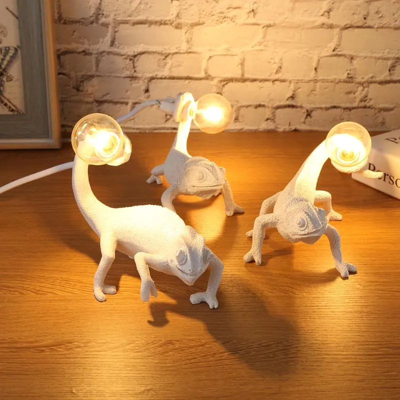 Lampade da tavolo Modern Animal Lizard LED Lampada Nordic Resin Light Home Soggiorno Camera da letto Comodino Ristorante Corridoio Illuminazione