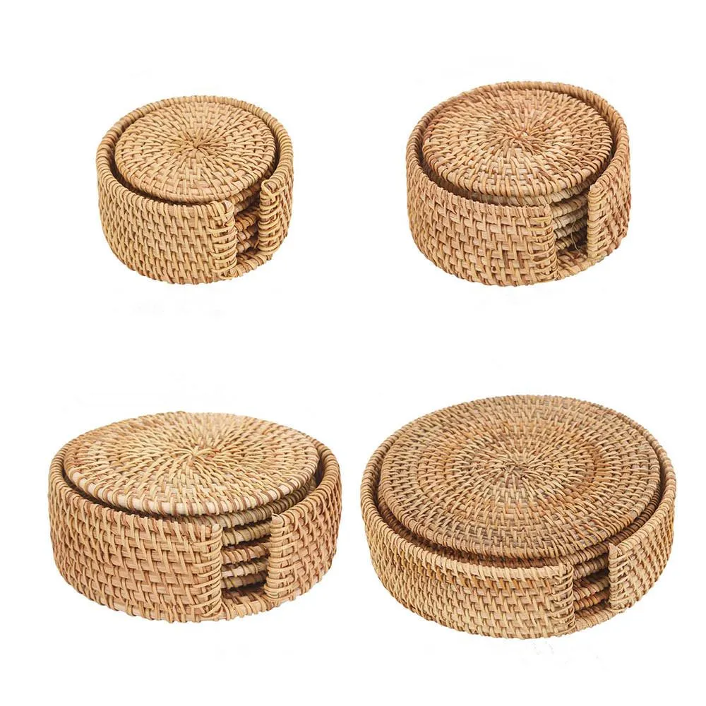 6 pçs / conjunto de esteiras artesanais naturais tecido de rattan rattan copos de vime almofada de placa resistente ao calor para tabuletas de xícara de chá redondas Panelas antiderrapantes Conjunto de montanha-russa com suporte Wll1158