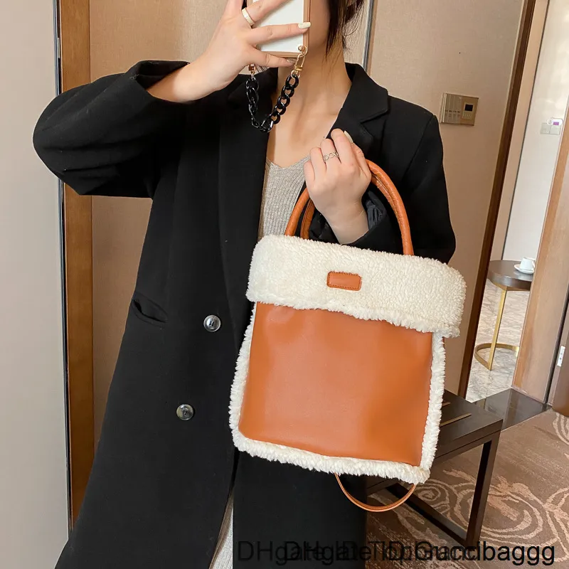 全品特価 高品質のhbpの毛皮の豪華なかわいい小さなショルダーバッグ女性カワイイハンドバッグファッション秋と冬のカジュアルなクロスボディバッグ財布4色 アウトレット 販売 店 Politicanopontocerto Com Br