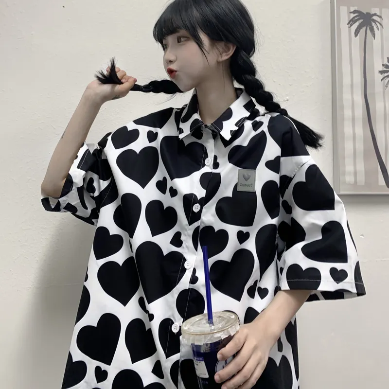 QNPQYX Mode Kurzarmhemden Übergroße schwarze Herzdruckblusen Harajuku Vintage Casual Chiffon Button Up Tops Streetwear