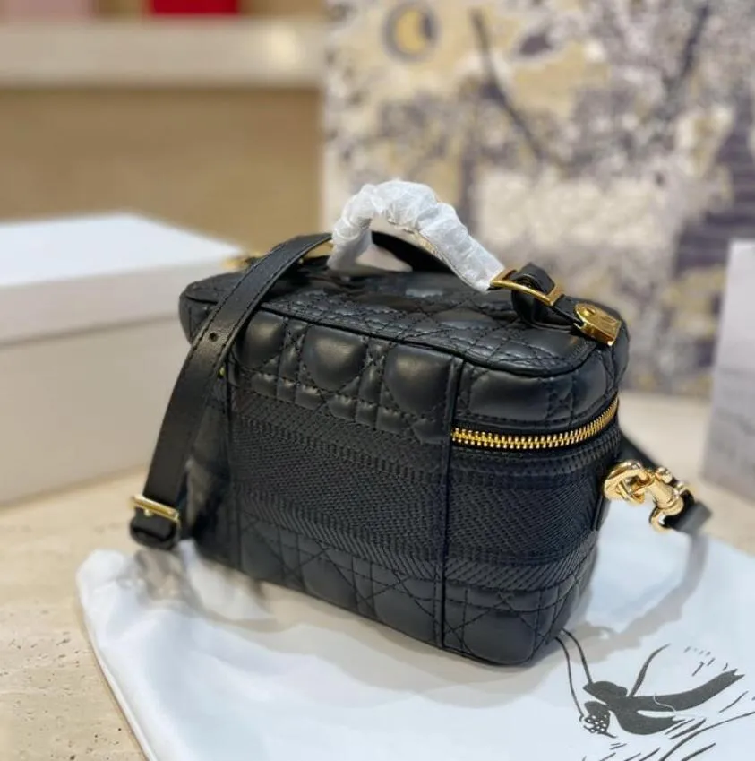 Luxurys مصممين حقيبة ماكياج المرأة حقيبة يد ماكياج حقيبة مصمم الحقيبة الأزياء جديد أزياء حقيبة مستحضرات التجميل هدية مع مربع