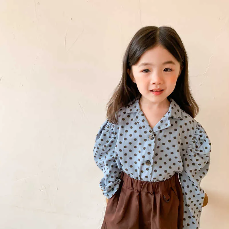 Vår koreanska stil baby tjejer polka dot prinsessan ärme tröjor barn mode nedbrytning krage långa tops 210615
