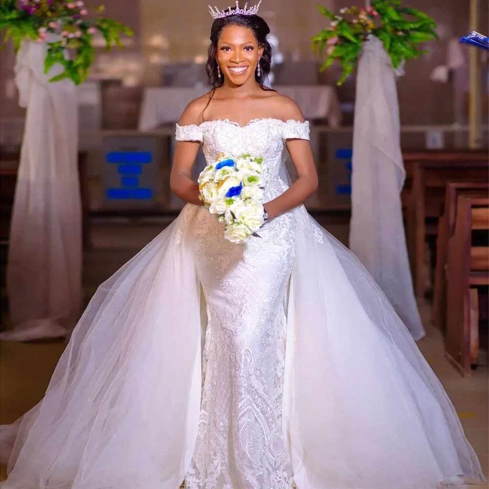 Magnifiques robes de mariée sirène perlées avec train détachable robes de mariée sur l'épaule cou grande taille robe trompette de mari￩e